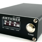 SINTONIZADOR AUTOMATICO DE ANTENA AT-100M: COMPACTO, POTENTE y ACCESIBLE